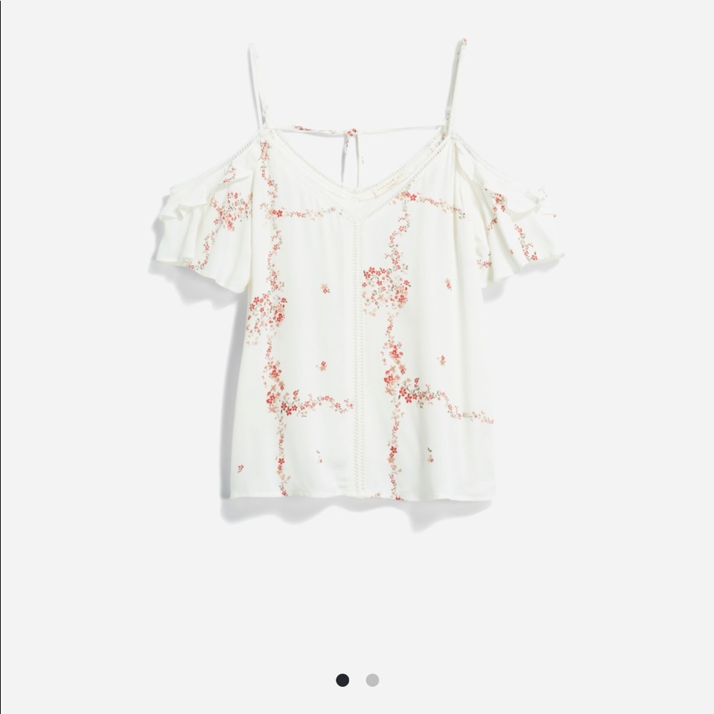 Cold shoulder top/ current air/ stitch fix